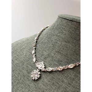 A Beautiful  Vintage Monet Rhinestone Necklace.
